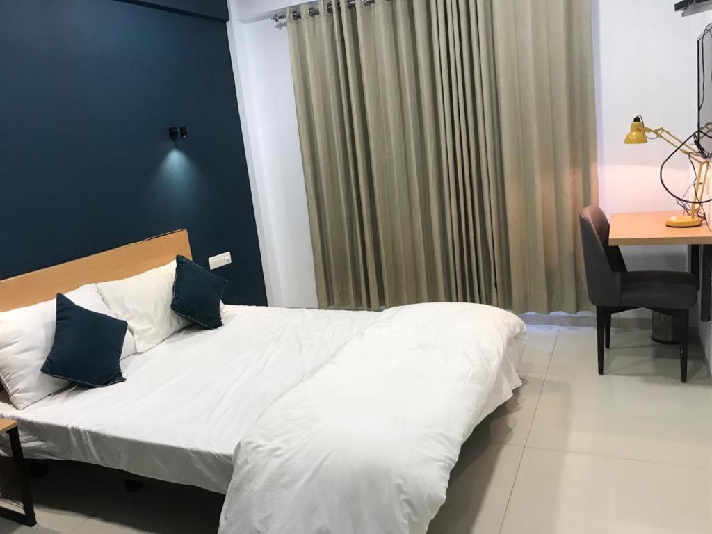 Hooliv 7 Avenues G Block Hotel ปูเน่ ภายนอก รูปภาพ