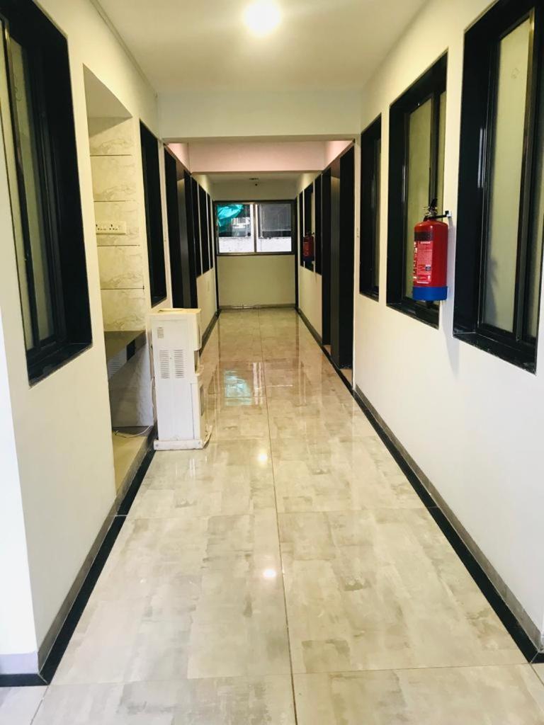 Hooliv 7 Avenues G Block Hotel ปูเน่ ภายนอก รูปภาพ